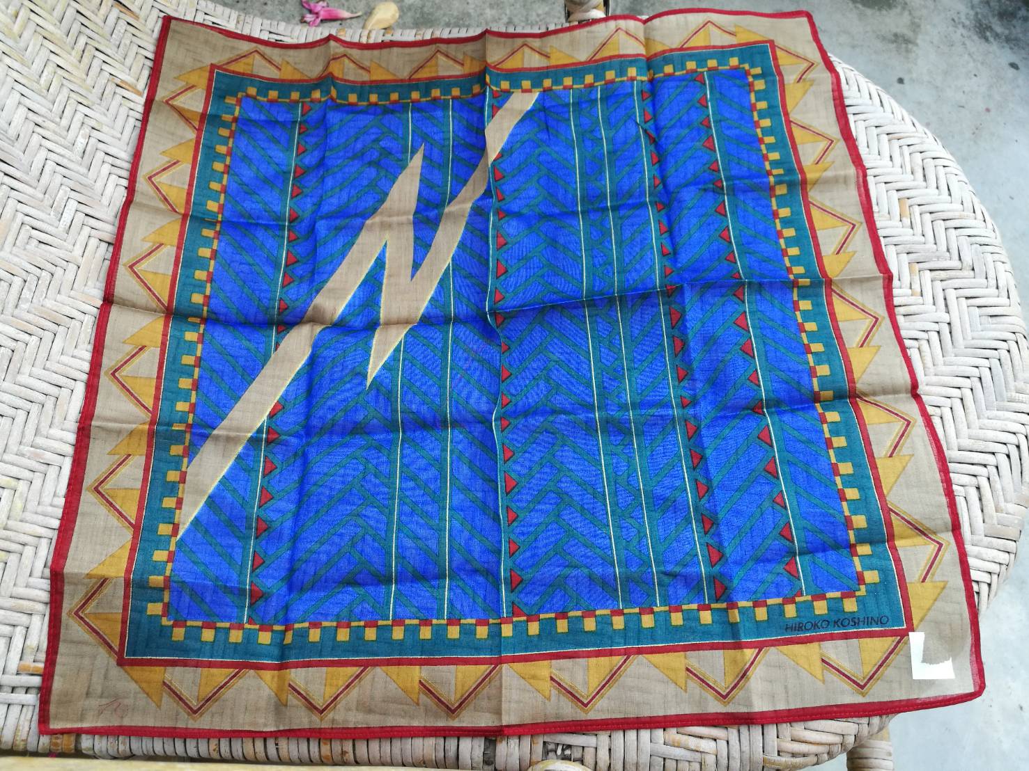 ผ้าเช็ดหน้า HIROKO KOSHINO สีแจ่มๆ สวยมาก