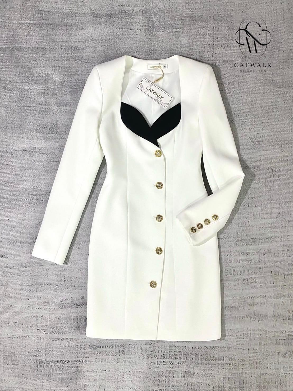 เดรสทูโทนกระดุมเพ็ชร เนื้อผ้าเกรดเอ ผ้าใส่สบายเป็นทรงสวย ตัวชุดเป็น ทรงเข้ารูป แขนยาว ใส่สบาย : สินค้าคุณภาพ (พร้อมส่ง)