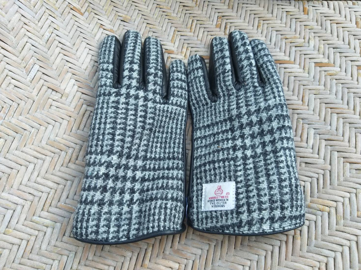 ถุงมือขนสัตว์ HARRIS TWEED (ของใหม่)