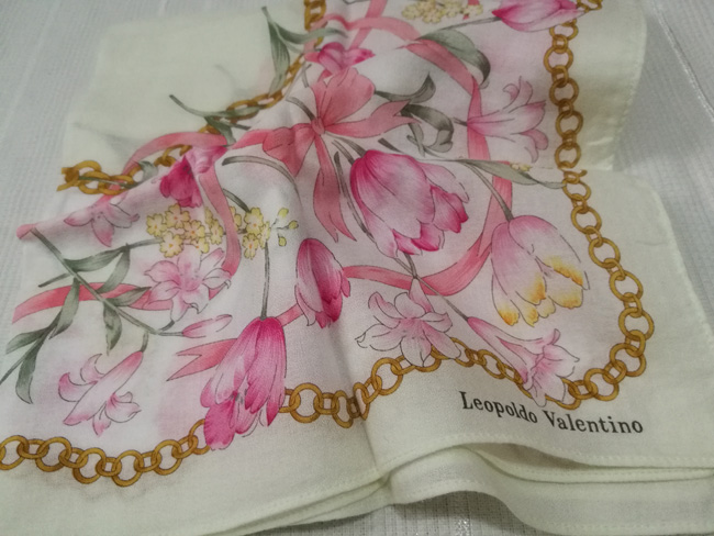 ผ้าเช็ดหน้าผืนใหญ่ Leopoldo Valentio