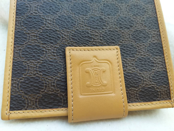 กระเป๋าสตางค์ CELINE สวยน่าใช้มากๆ