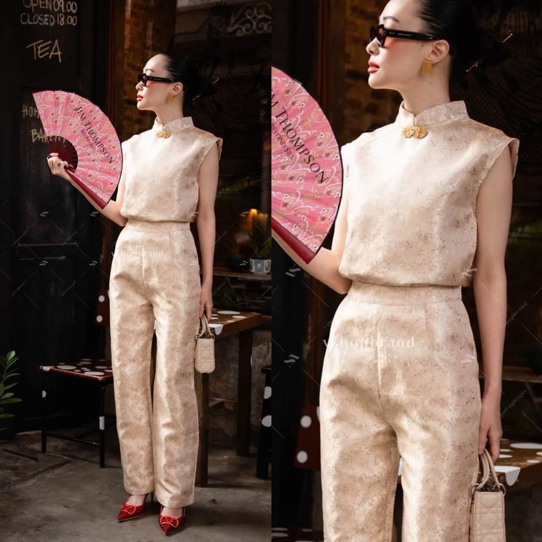 Set เสื้อกี่เพ้าแขนกุดลายดอกมินิ + กางเกงขายาว ใส่สบาย : สินค้าคุณภาพ (พร้อมส่ง)