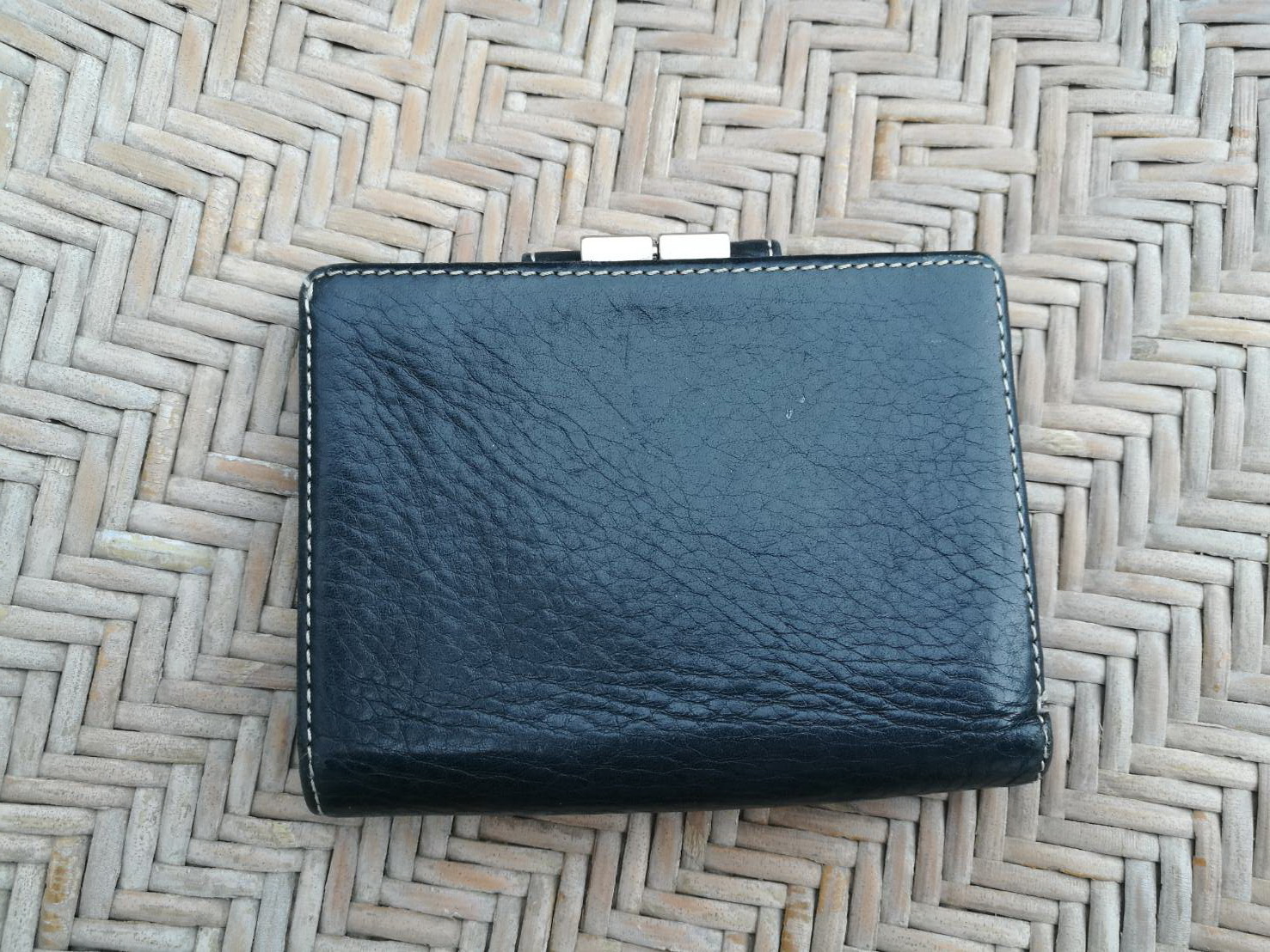 กระเป๋าสตางค์หนังแท้ YURIE NITANI น่าใช้มาก