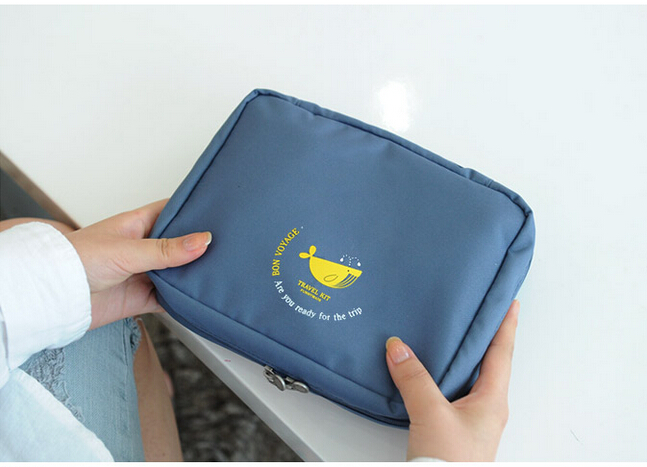 กระเป๋าใส่อุปกรณ์อาบน้ำ ขนาดกะทัดรัด ใส่อุปกรณ์อาบน้ำ แขวนได้ สำหรับเดินทาง ท่องเที่ยว พกพาสะดวกมี 4 สี 4 ลายให้เลือก