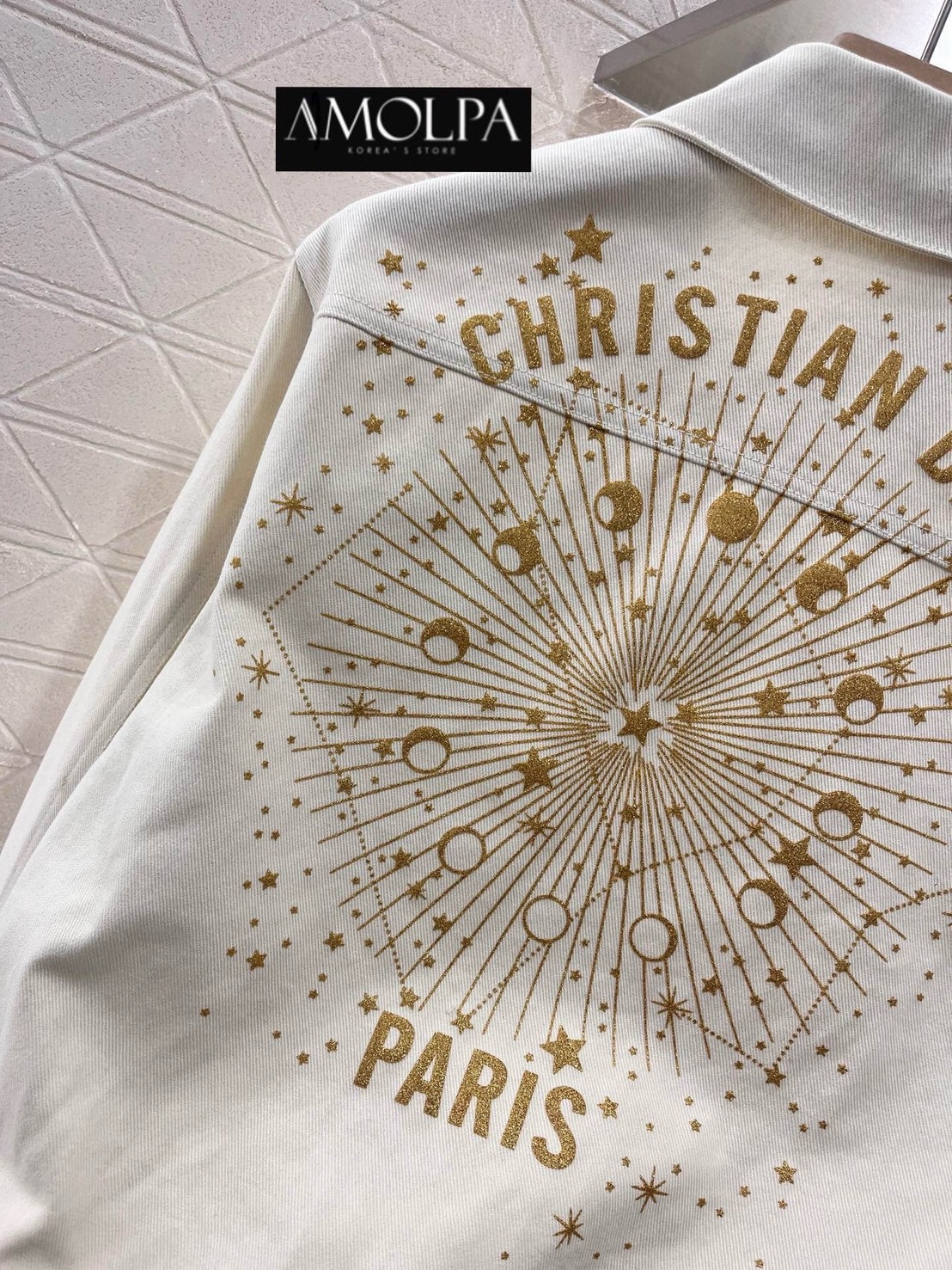 JACKET CD DENIM 1:1 HI-END ตัวเสื้อเป็นเสื้อJACKETยีนส์ ผ้ายีนส์แท้100% มา งานสวยม๊ากกก ใส่แล้ว สวยหรู ดูแพง ใส่สบาย : สินค้าคุณภาพ (พร้อมส่ง)