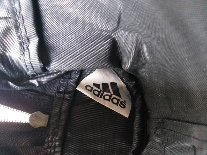 กระเป๋าใบน้อย adidas น่าร้ากกกก