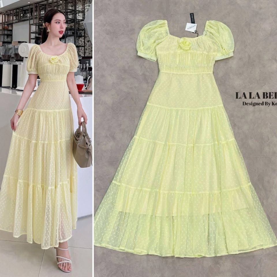 แม็กซี่เดรสตัวโปรด ทรงคอเหลี่ยมแขนตุ๊กตาแต่งดอกกุหลาบช่วงอกเย็บจับจีบช่วงตัวชุดเอวเข้ารูปเข้าทรงกระโปรงยาวเย็บจีบแน่นๆ3ชั้นมีซับในยาวตัวชุด ใส่สบาย : สินค้าคุณภาพ (พร้อมส่ง)