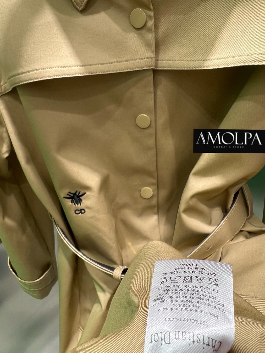 โค้ชตัวยาว LUXURY VIP TRENCH COAT CHRISTIAN DIOR SS24 งานHIEND สุดๆ ห้ามพลาด งานดีสุดๆ ค่ะ ใส่แล้วสวย หรู ไฮโซ มาก : สินค้าคุณภาพ (พร้อมส่ง)