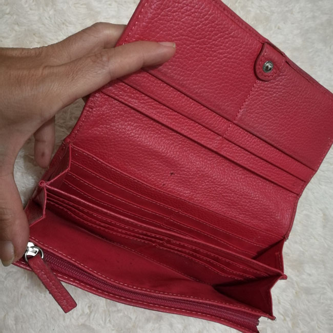 กระเป๋าสตางค์หนังแท้ ช่องเยอะมาก คนสมบัติเยอะคู่ควรค่ะ