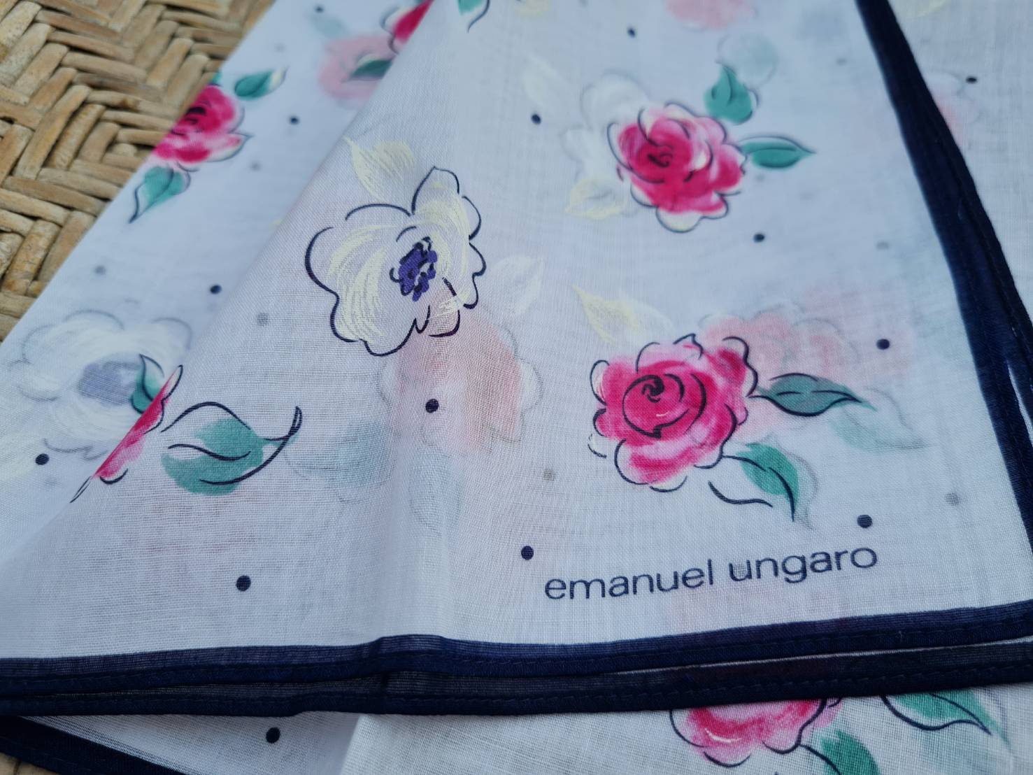 ผ้าเช็ดหน้าแบรนด์เนม emanuel ungaro
