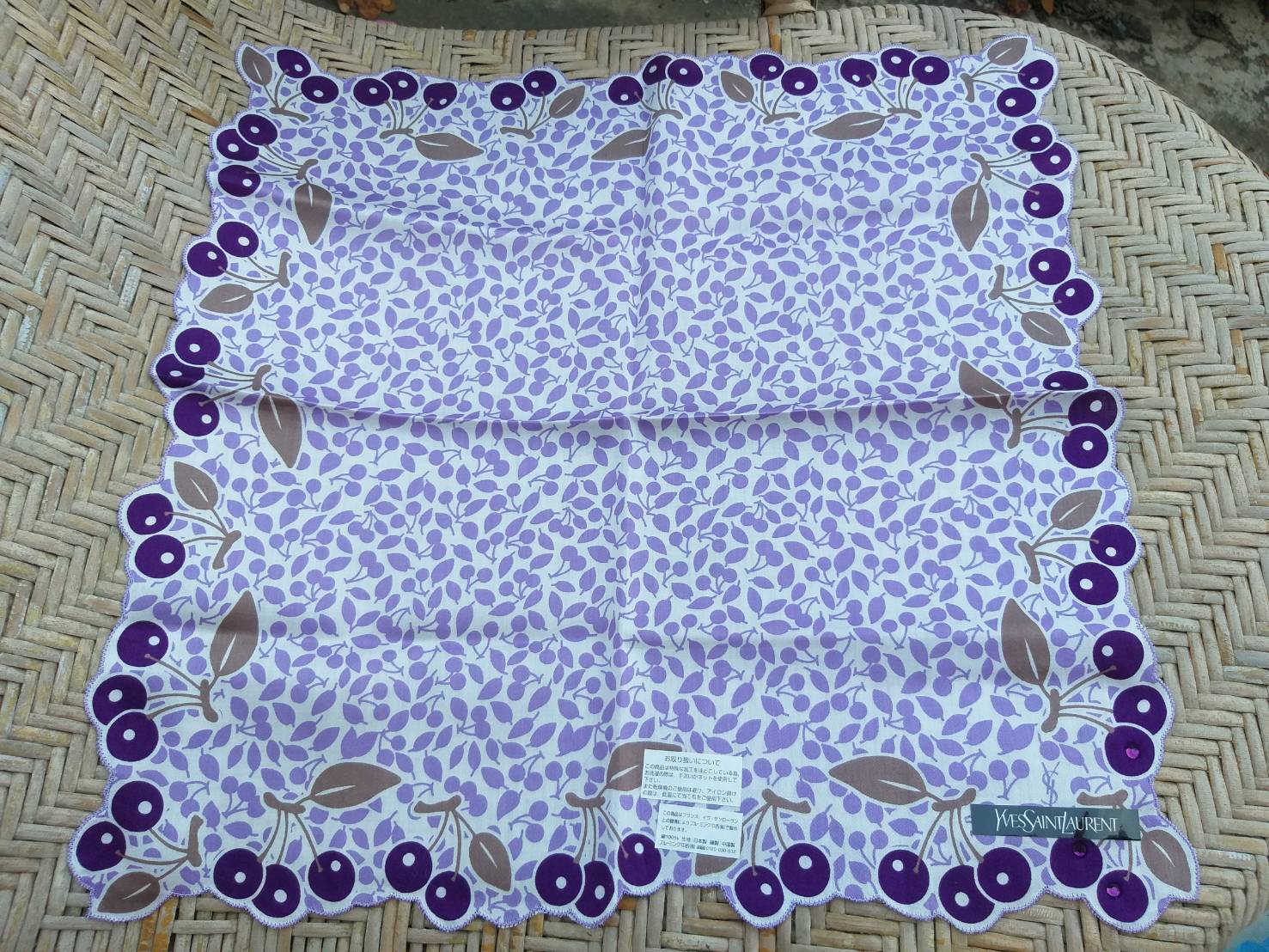 ผ้าเช็ดหน้า Yves Saint Laurent ผ้านุ่มมากกกกก