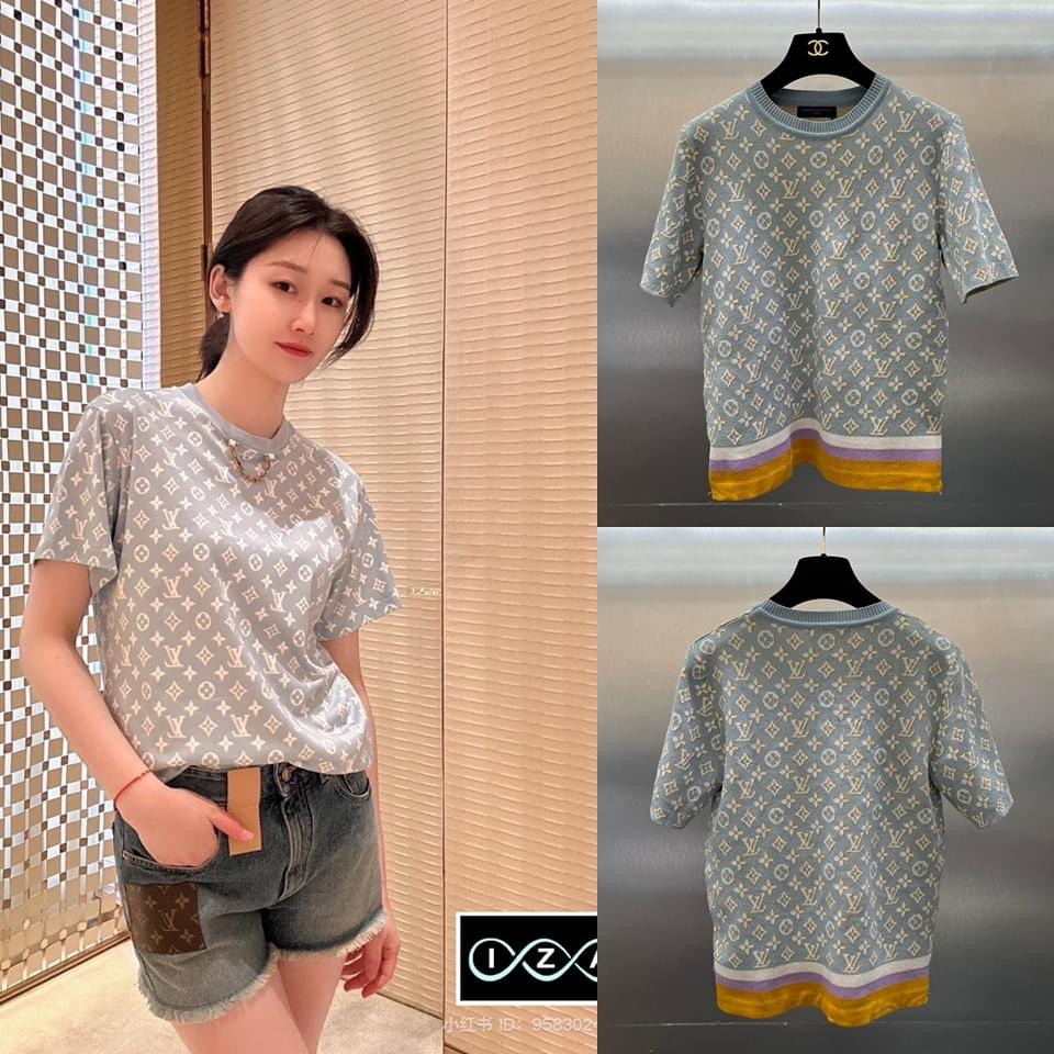 เสื้อผ้านิต LV ทอลายmonogram ลายสวยคมชัด ต่อลายชาย เสื้อ งานสวยเรียบหรู คลาสสิค : สินค้าคุณภาพ (พร้อมส่ง)