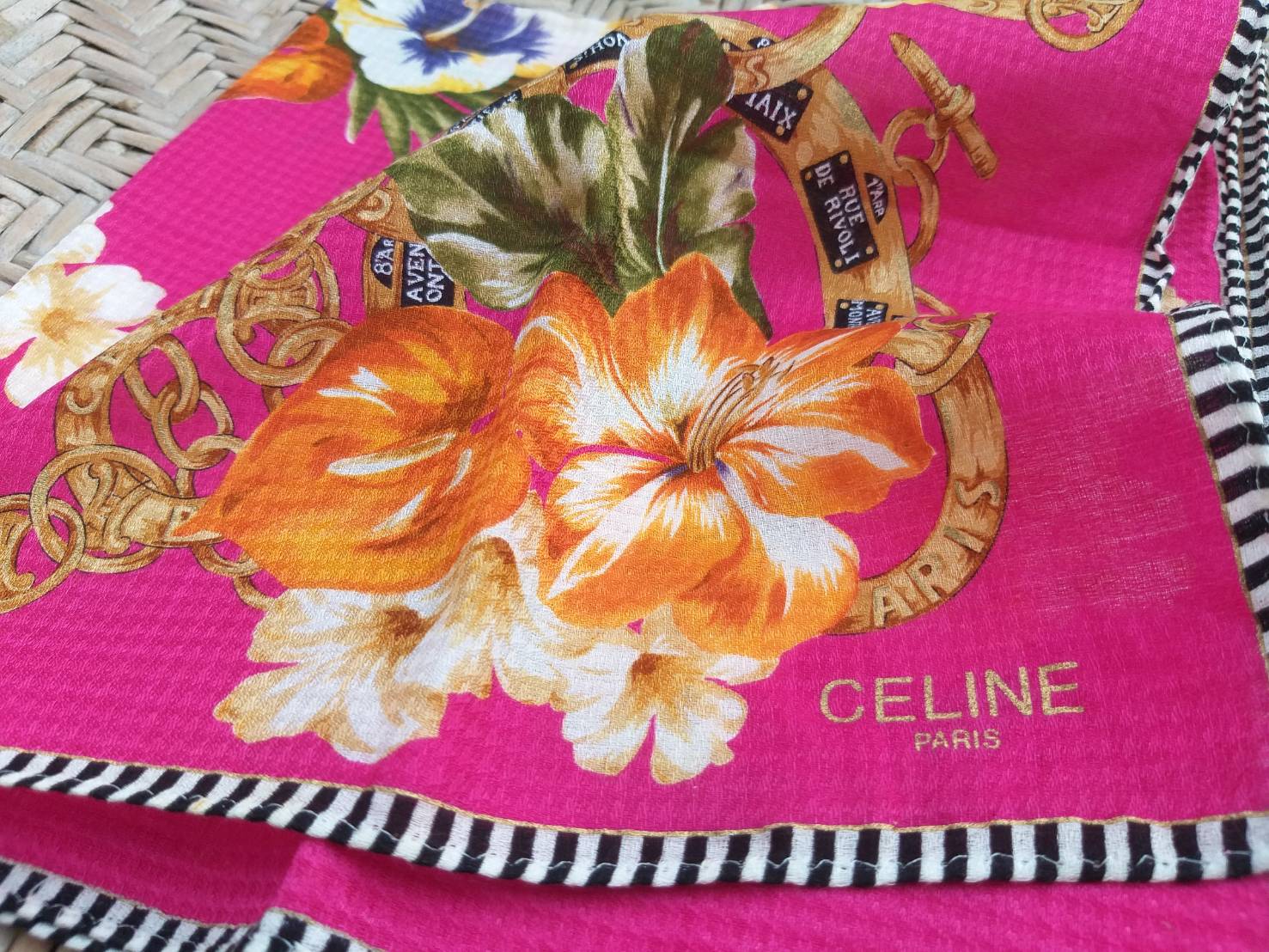 ผ้าเช็ดหน้า CELINE ผ้านุ่มมาก สีสวยมากกกก
