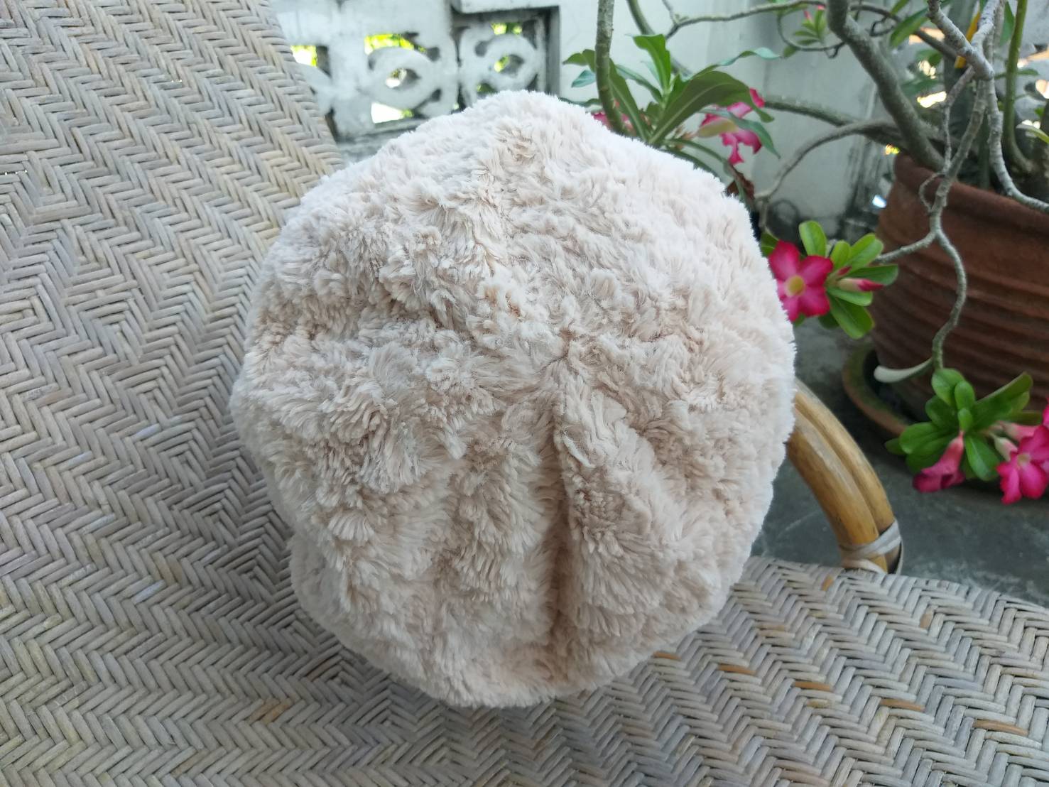 หมวกเฟอร์นุ่มๆ ทรงฟักทองน่ารักมากใบนี้ เกร๋ๆ