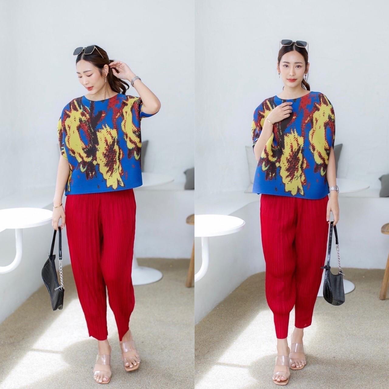 ชุดเซต สวย เรียบหรู ไฮโซวววว 😍 เสื้ออัดพลีท 100% เนื้อเดียวกับงาน Brand งาน สวย High Quality ✔️ สินค้าคุณภาพ (พร้อมส่ง)