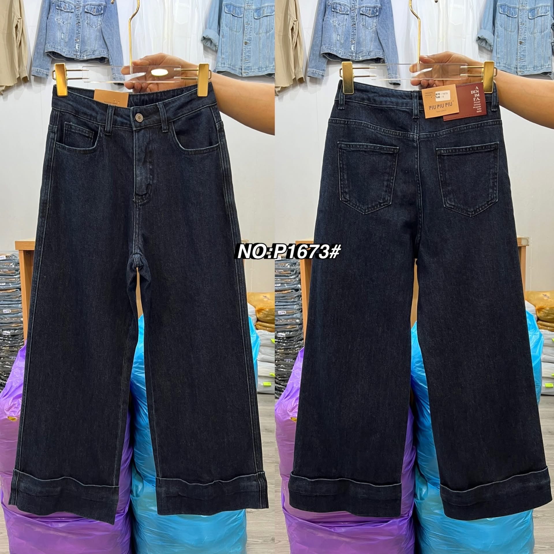 กางเกงยีนส์ขา9ส่วน ทรงมาใหม่คะ ทรงนี้ปีนี้มาแรงมากค่ะ ทรงเรียบๆ ปลายขาพับเย็บ เก๋มากๆ เอวสูง เนื้อผ้ายืดหยุ่นเก็บทรง ใส่ดูเพรียวมาก(ผ้ายืด) ใส่สบาย : สินค้าคุณภาพ (พร้อมส่ง)