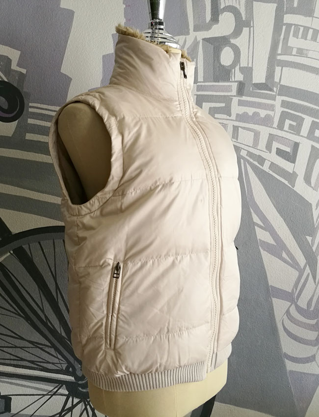 เสื้อกั๊กขนเป็ดหนาอุ่นมาก ไซด์ S-M กระเป๋าเยอะ