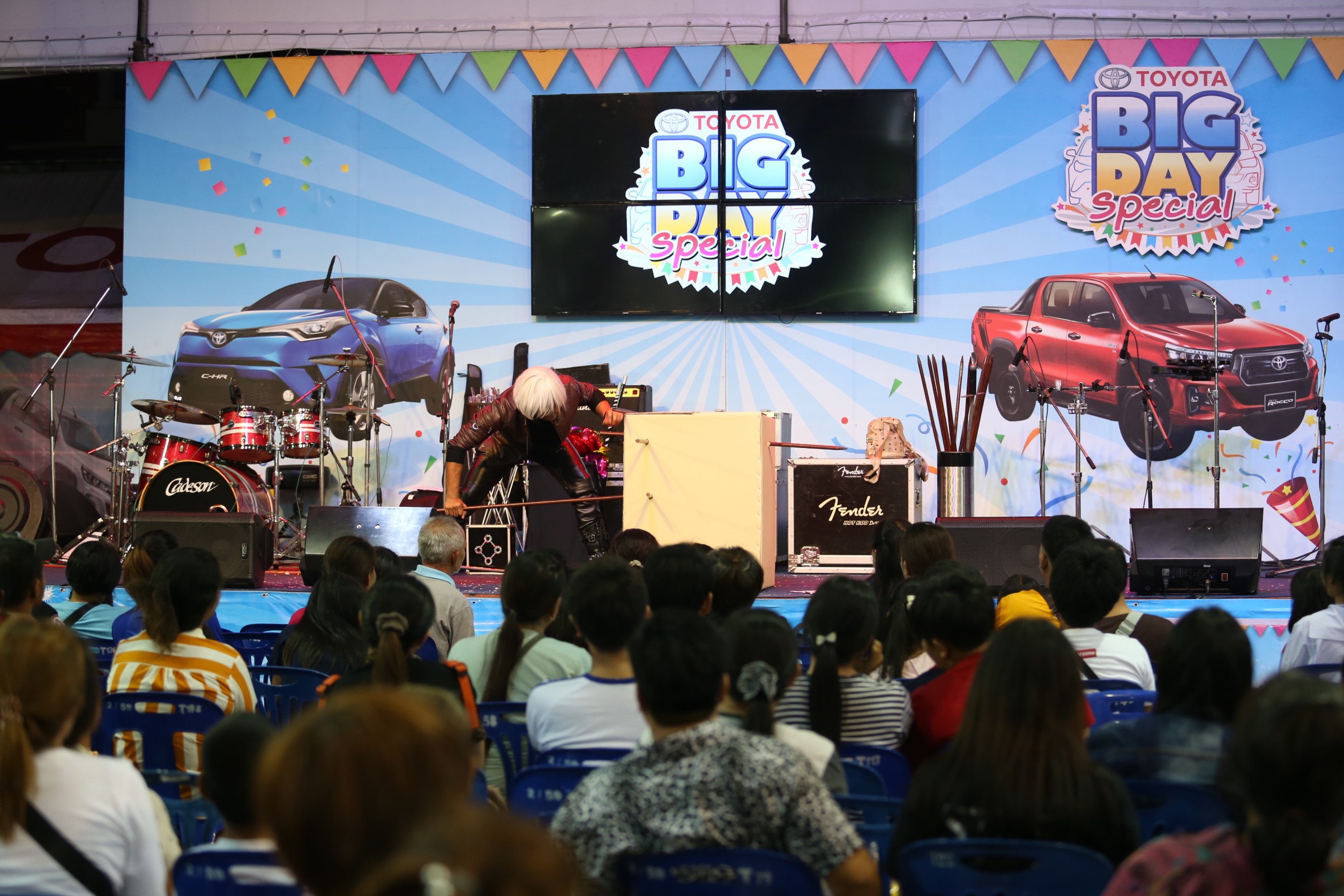 มายากล นักมายากล การแสดง โชว์ Magic Show "งาน TOYOTA BIG DAY" 04/03/2562