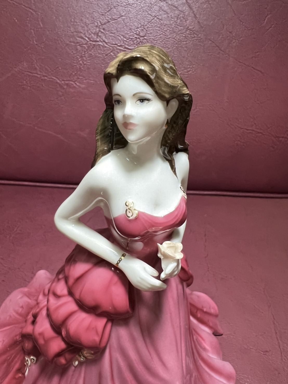 ตุ๊กตาจากอังกฤษ Coalport Ruby Anniversary ของแท้