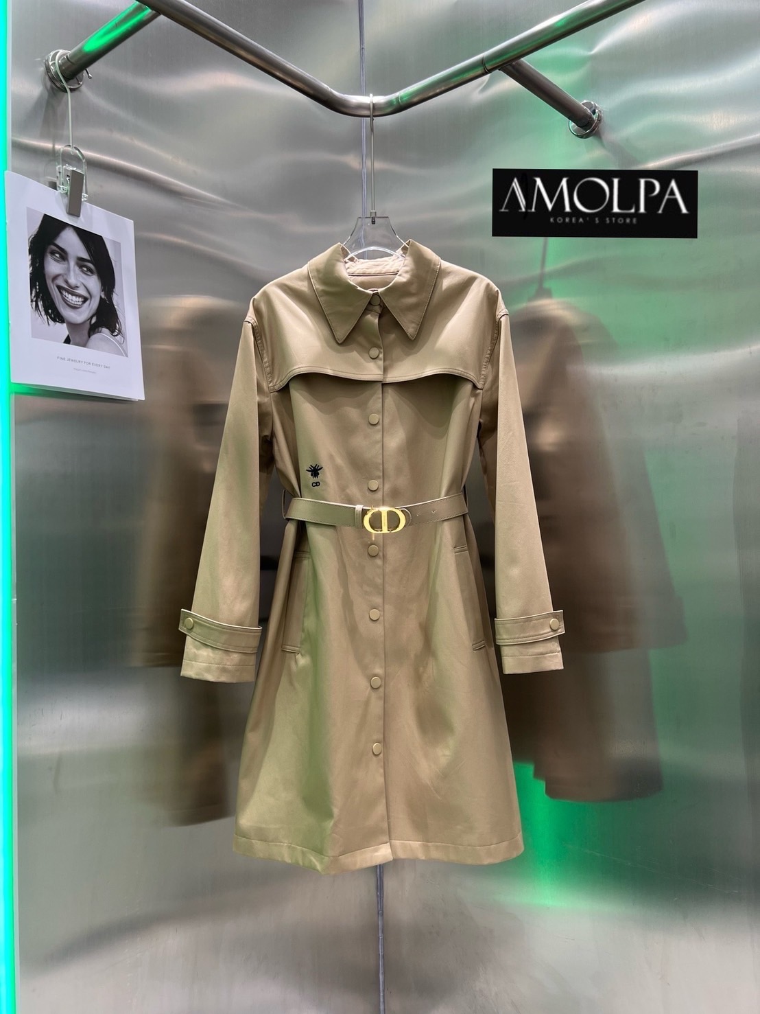 โค้ชตัวยาว LUXURY VIP TRENCH COAT CHRISTIAN DIOR SS24 งานHIEND สุดๆ ห้ามพลาด งานดีสุดๆ ค่ะ ใส่แล้วสวย หรู ไฮโซ มาก : สินค้าคุณภาพ (พร้อมส่ง)