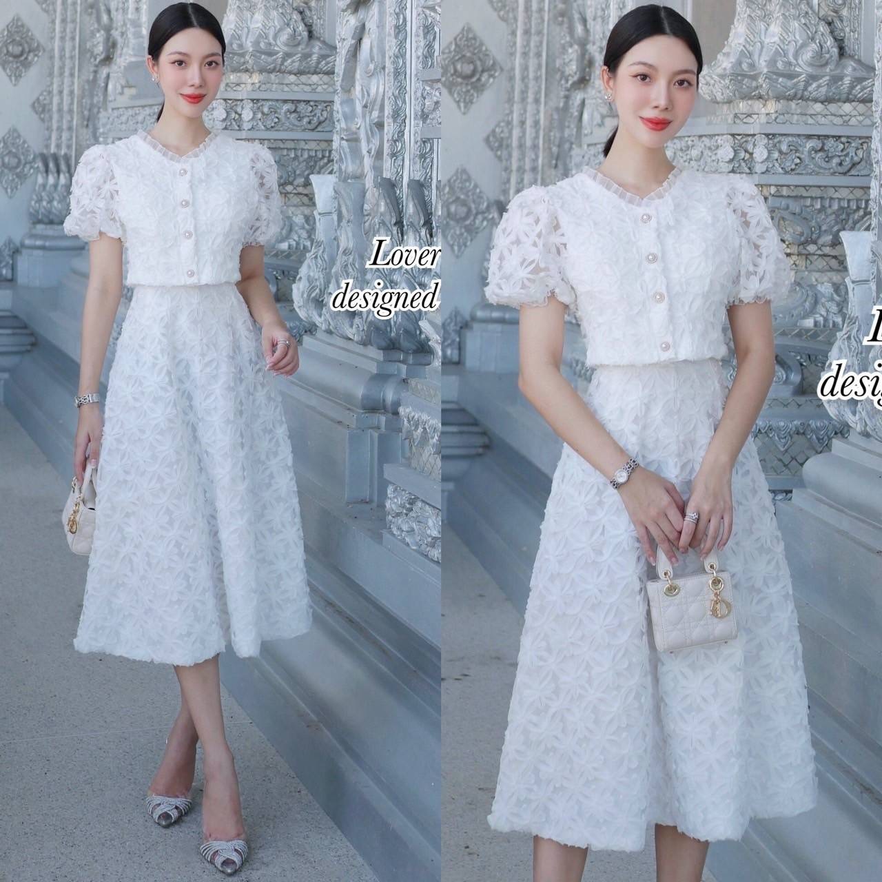 เซ็ท2ชิ้น เสื้อลูกไม้กระดุมหน้าทรงแขนตุ๊กตาน่ารัก ความยาวเสื้อกำลังดีไม่สั้นเอวไม่ลอยนะคะ มาพร้อมกระโปรงเอวสูงทรงสวย สินค้าคุณภาพ (พร้อมส่ง)