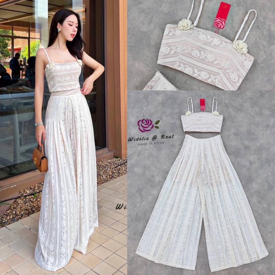 Set เสื้อสายเดี่ยวตัวสั้นทรงเก๋ มีกิมมิคแต่งดอกไม้ถักสวยฉ่ำ ด้านข้างแต่งซิป สายปรับระดับสั้นยาวได้ มาเข้าชุดกับกางเกง เอวสูง ทรงตรงขากระบอก ใส่สบาย สินค้าคุณภาพ (พร้อมส่ง)