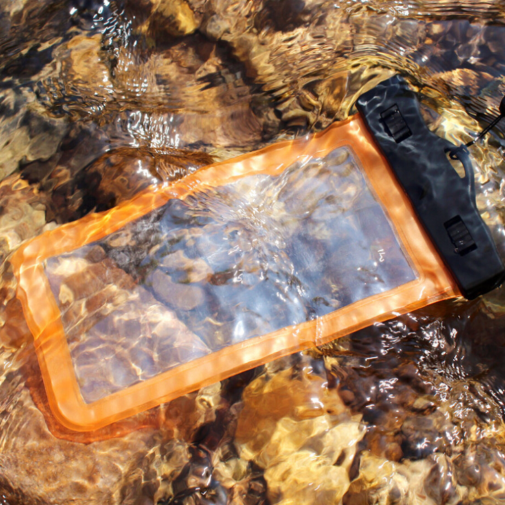 สุดคุ้ม ซองกันน้ำมือถือคุณภาพดี ป้องกันสิ่งสกปรก อยู่ในน้ำยังทัชสกรีน ถ่ายรูป หรือวิดีโอได้ชัดเจน ผลิตจาก PVC ใส ใส่มือถือได้ทุกขนาด มีสายห้อยคอ