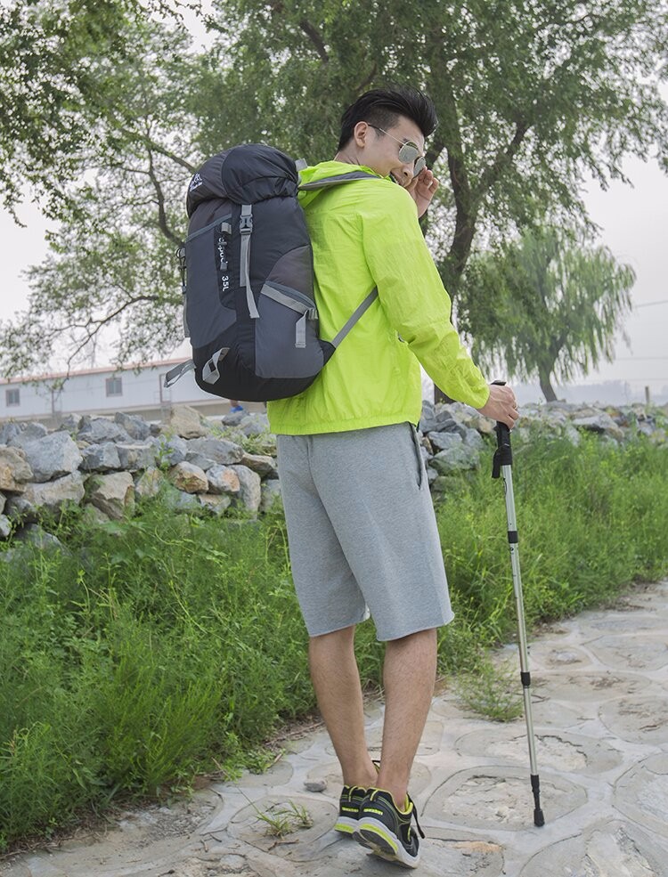 กระเป๋าเป้พับเก็บได้ ขนาด 35 ลิตร น้ำหนักเบา ผลิตจากโพลีเอสเตอร์ กันน้ำ ทนทาน เหมาะสำหรับเดินทาง ท่องเที่ยว