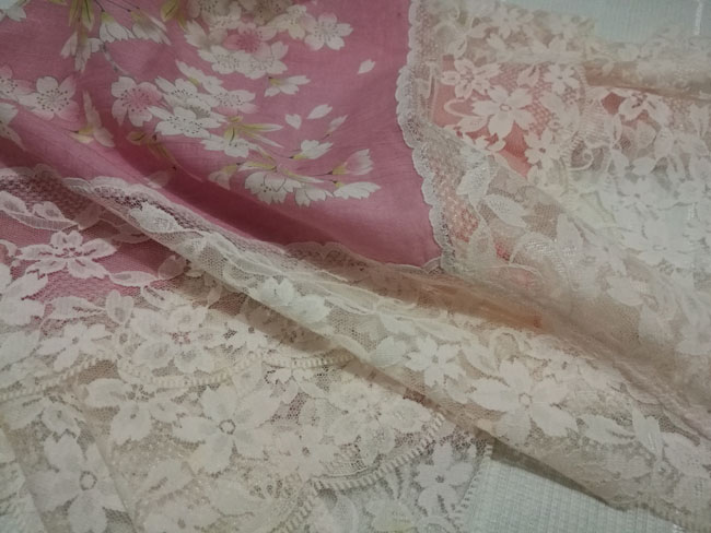 ผ้าเช็ดหน้าลูกไม้ สวยอลังสุดๆ แม่จ้าววว