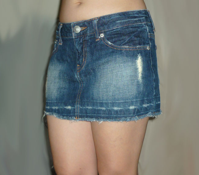 กระโปรงยีนส์ฟอกเลาะชายลุ่ย สวยค่ะ 31.5-36-10.5