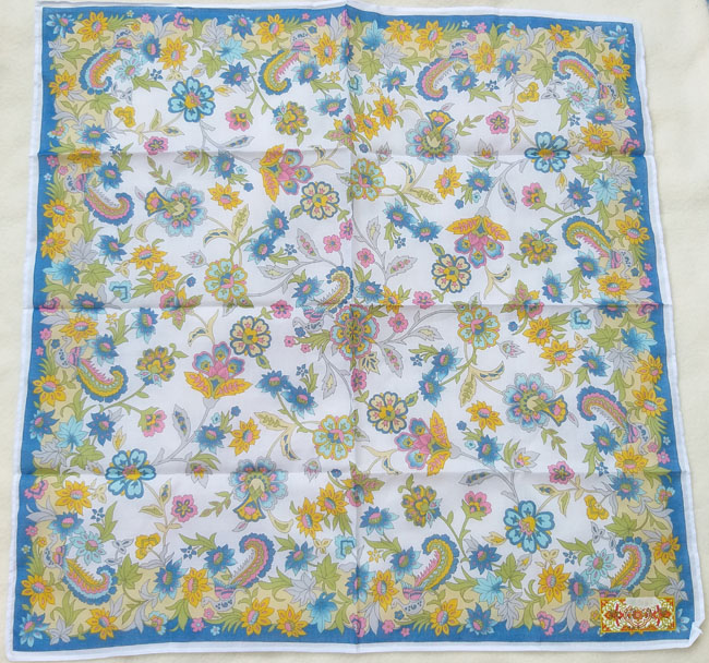 ผ้าเช็ดหน้าลายดอกไม้ สวยหวาน