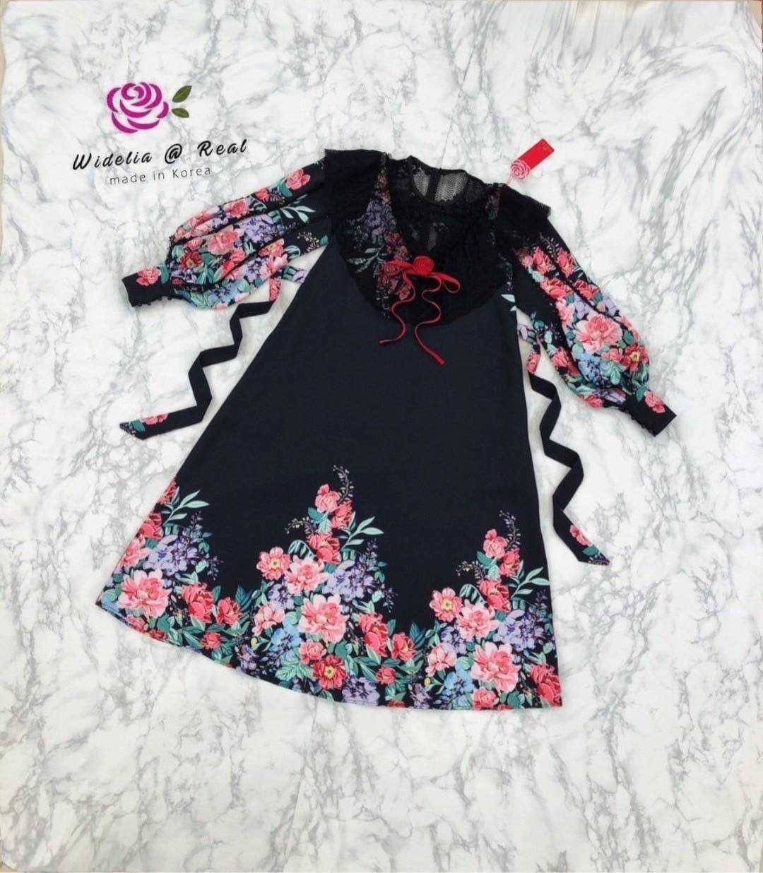 Maxi dress แม็กซี่เดรสตัวยาวทรงสวย ท่อนแขนยาวพองทรงฝักทองสวยอลัง ช่วงอกมี ดีเทลสวยด้วยผ้าลูกไม้เนื้อนุ่มสวยแต่งระบาย : สินค้าคุณภาพ (พร้อมส่ง)