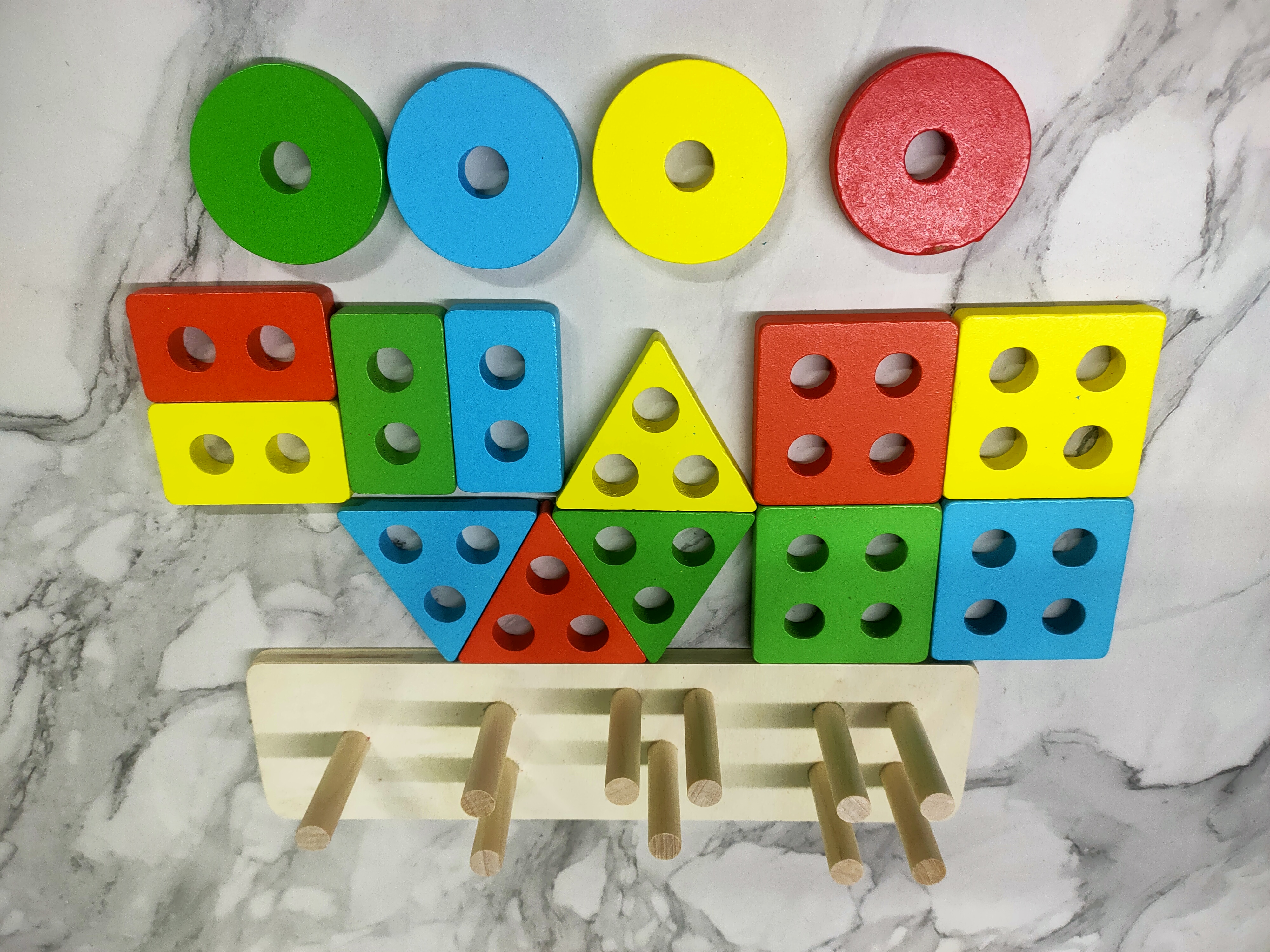 ของเล่นไม้เสริมพัฒนาการ สวมหลักบล็อครูปทรงเรขา