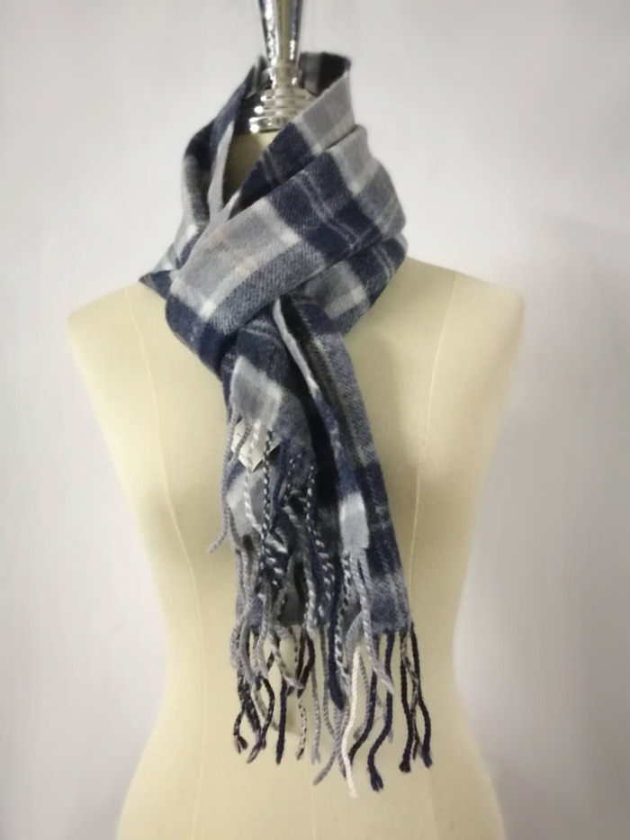 ผ้าพันคอขนสัตว์ LOCHCARRON of SCOTLAND