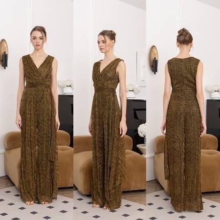 จั๊มสูทเสื้อคอป้ายแขนกุด กางเกงขาตรงจับจีบ แต่งชายระบายด้านข้าง ใส่สบาย : สินค้าคุณภาพ (พร้อมส่ง)