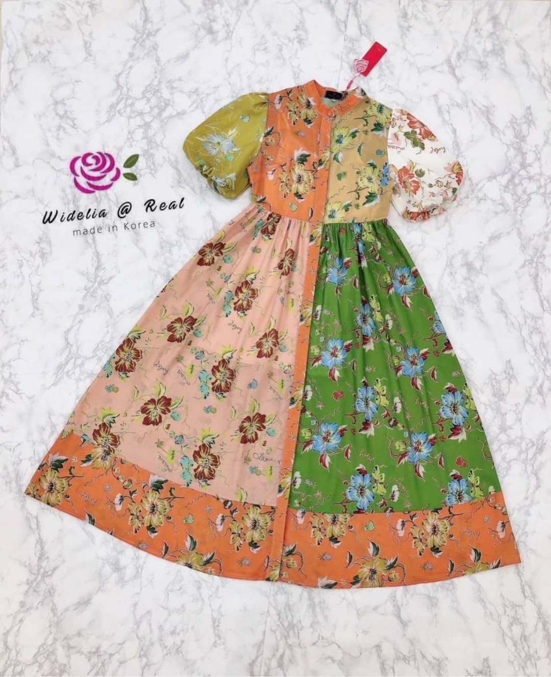 Dress :: เดรสตัวยาวสวยทรงดี คอวีเก๋ ท่อนแขนพองเป็นทรงสวย ทรงเดรสทรงเอบานพริ้วสวย ใส่สบาย สินค้าคุณภาพ (พร้อมส่ง)