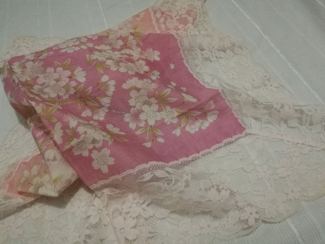 ผ้าเช็ดหน้าลูกไม้ สวยอลังสุดๆ แม่จ้าววว