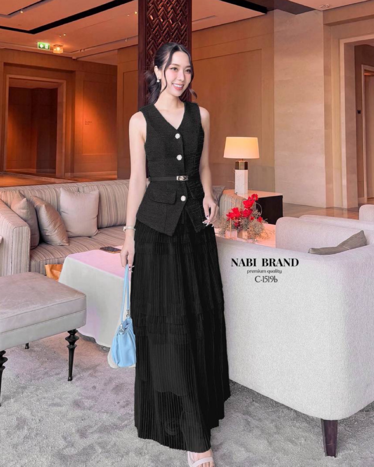 ชุดเซท เสื้อผ้าทวิสแขนกุดกระดุมหรู แต่งกระเป๋าข้าง และกระโปรงซุ้มแต่งเป็นชั้น พร้อมกับเข็มขัดหนังสีดำ หัวเข็มขัดสีทอง ใส่สบาย : สินค้าคุณภาพ (พร้อมส่ง)
