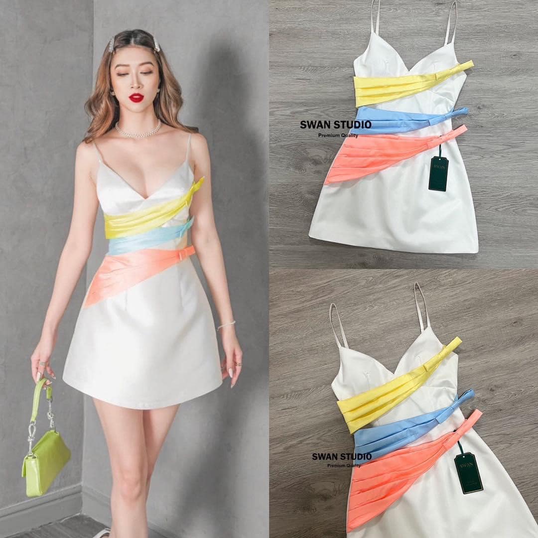 มินิเดรสายเดี่ยวสีขาวครีม แต่งผ้า แถบสามสี สินค้าคุณภาพ (พร้อมส่ง)