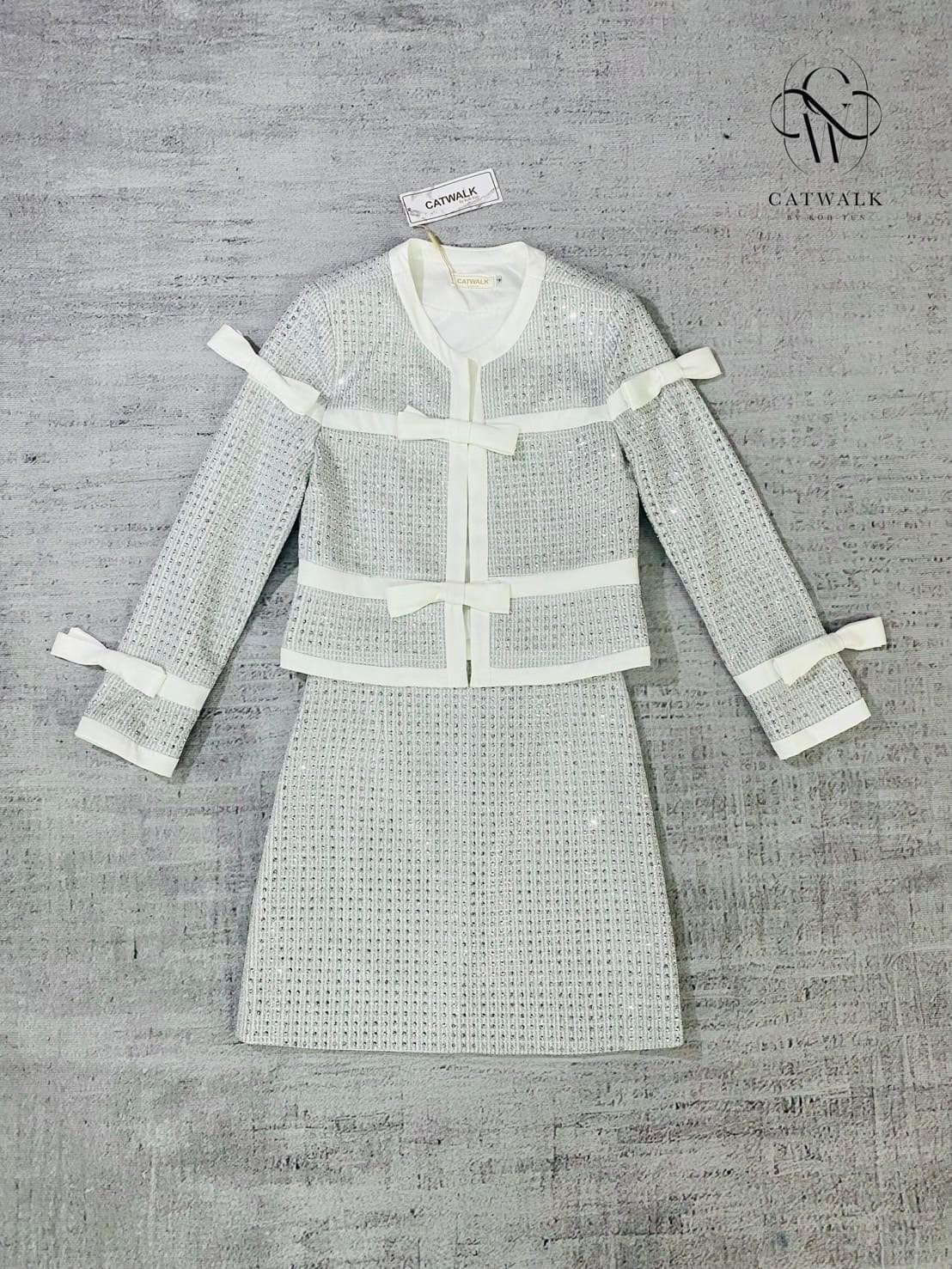 เซตเสื้อคลุม+กระโปรงแต่งเพ็ชร เนื้อผ้า เกรดเอ แต่งด้วยเพ็ชรรีดทั้งชุด ใส่สบาย : สินค้าคุณภาพ (พร้อมส่ง)