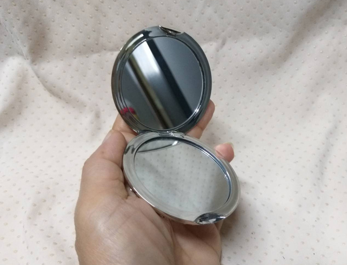 กระจกพับตั้งได้ กระจก 2 แบบ ติดคริสตัลสวยมาก (ของใหม่)