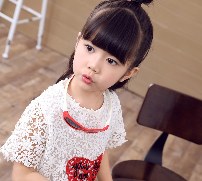 แว่นตากันแดดเด็ก UV400 ขาบิดงอได้มาก สำหรับเด็กวัย 2-9 ปี (สายคล้องเก็บได้)