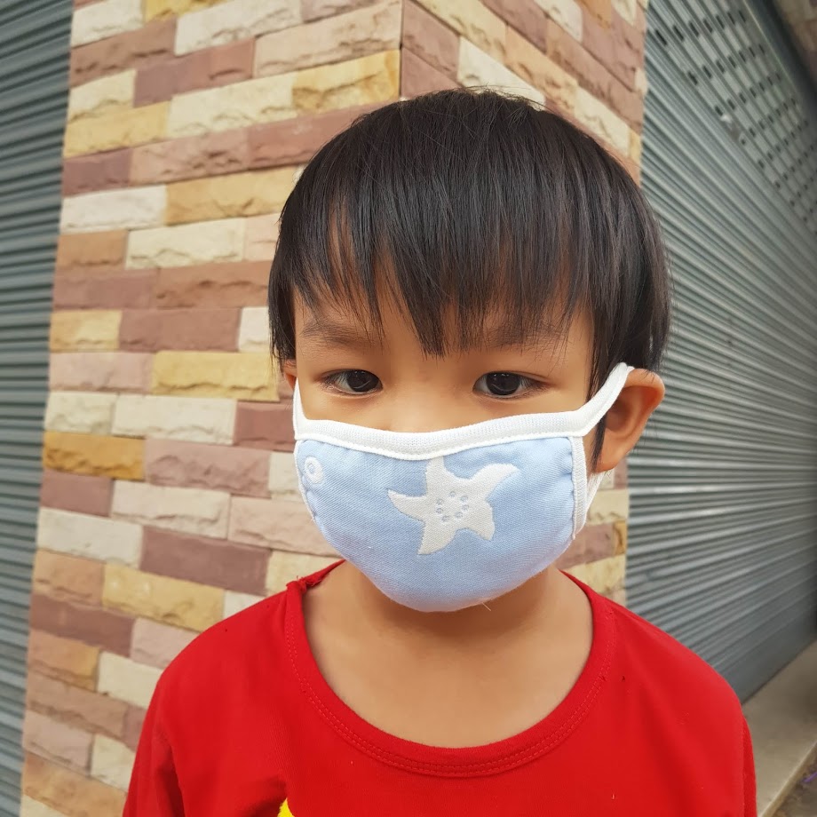 แมสผ้าเด็ก หน้ากากผ้าเด็กเล็ก 1-5 ขวบ ซักใช้ซ้ำได้ 100% Cotton ทอหนา 6 ชั้น หายใจไม่อึดอัด คละลาย