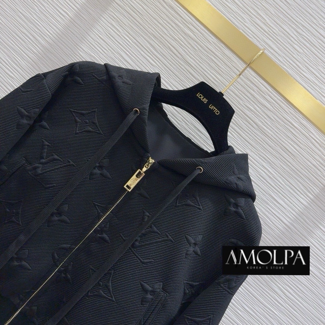 JACKET LV 3D งาน 1 : 1 งานสวยสุด ปัง เนื้อผ้าดีม๊าก ผ้าใส่สบายมาก ห้ามพลาดใส่สบายสุดๆ ใส่สบาย : สินค้าคุณภาพ (พร้อมส่ง)