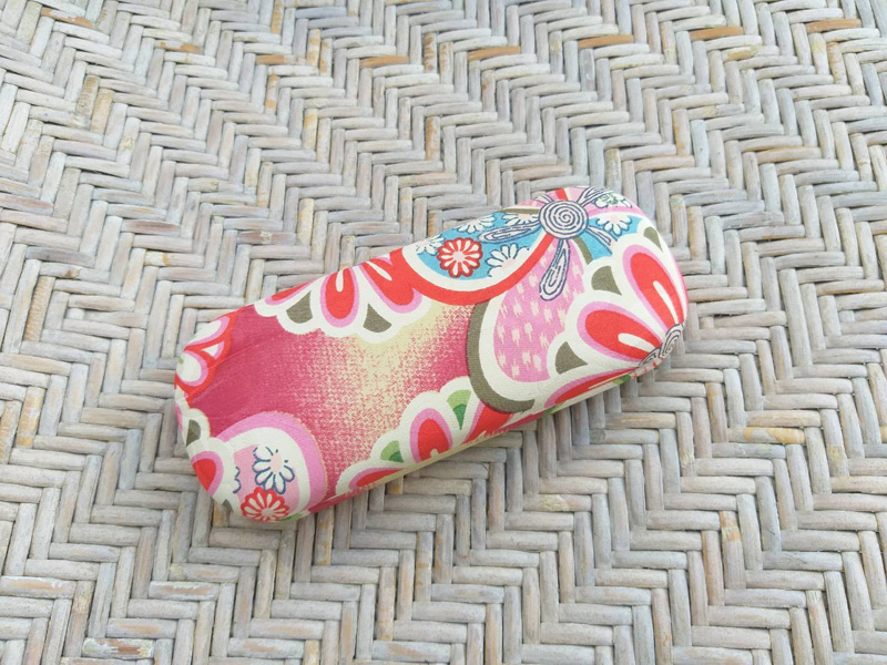 กล่องแว่น บุผ้าแพรลายดอกไม้ สวยวินเทจ