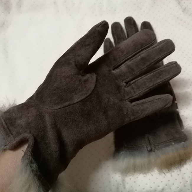 ถุงมือหนังชามัวร์ แต่ง fur แท้ อุ่นถึงติดลบ