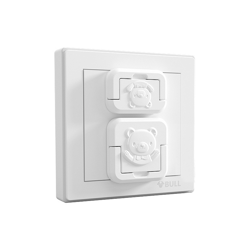 [แพ็ค 10 ชิ้น] ตัวอุดปลั๊กไฟ ที่อุดรูปลั๊กไฟ สำหรับปลั๊กไฟไทย ลายหมี สีขาว/ดำ มีตัวดึง