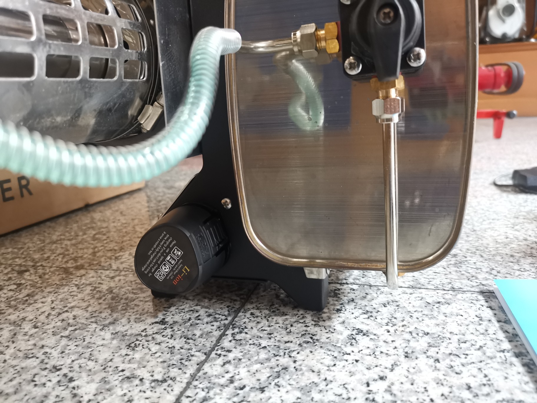 เครื่องพ่นควัน กำจัดยุง รุ่นพรีเมียม ผลิตจากสแตนเลส 316 อย่างดี แบตเตอรี่แบบ snap พร้อมอุปกรณ์ครบชุด เครื่องพ่นยุง แมลง