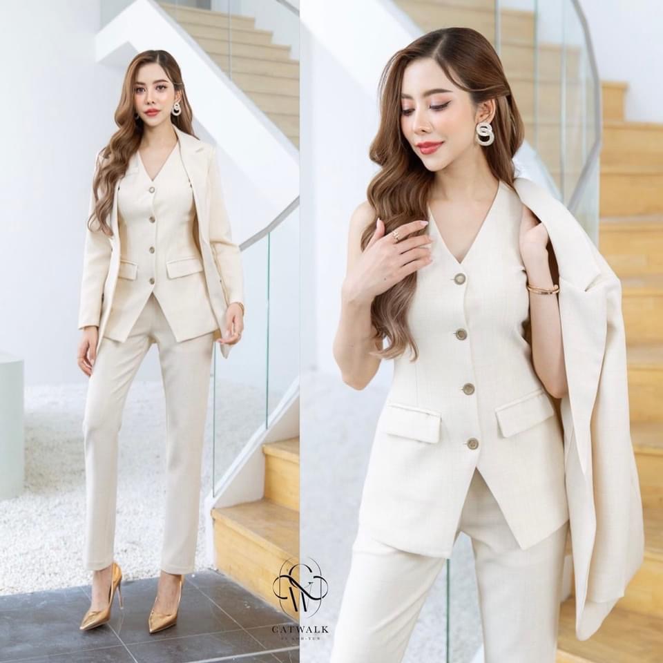 เซตBLAZER3ชิ้น ตัว BLAZER เป็นทรงเข้ารูป +เสื้อกั๊กครอปแขนกุด ทรงเข้ารูปคอวีใส่ไว้ด้านใน+กางเกงทรงขากระบอกเล็ก งานผ้าเกรดเอ เนื้อผ้ามีลายทอในตัว ใส่สบาย สินค้าคุณภาพ (พร้อมส่ง)