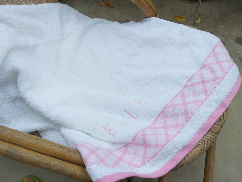 ผ้าขนหนูผืนใหญ่ ELLE (ของใหม่)